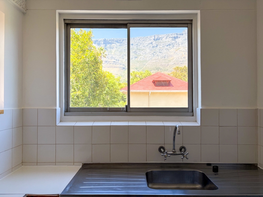 1 Bedroom Property for Sale in Oranjezicht Western Cape